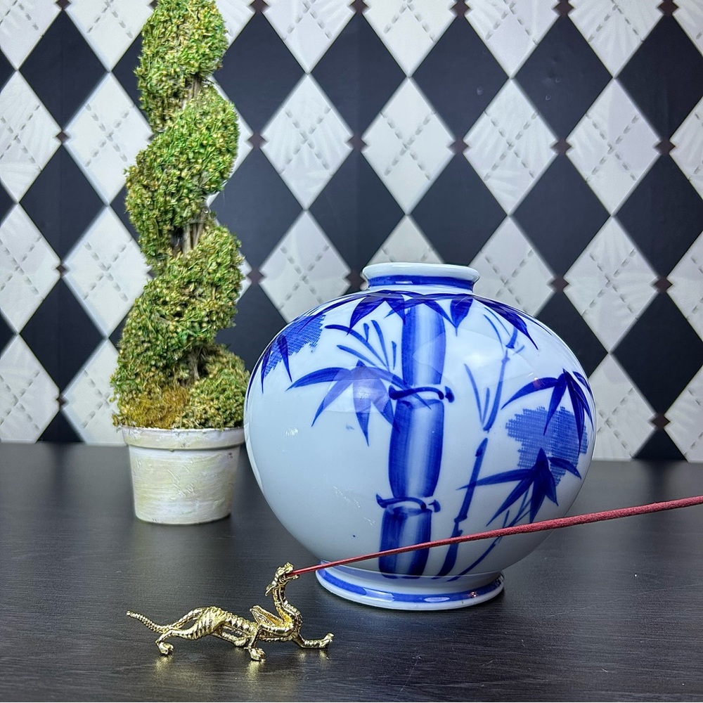 Blue White Porcelain Bamboo Vase Chinoiserie‎ 6.5” Grandmillenial Japan Decor - Picture 5 of 17